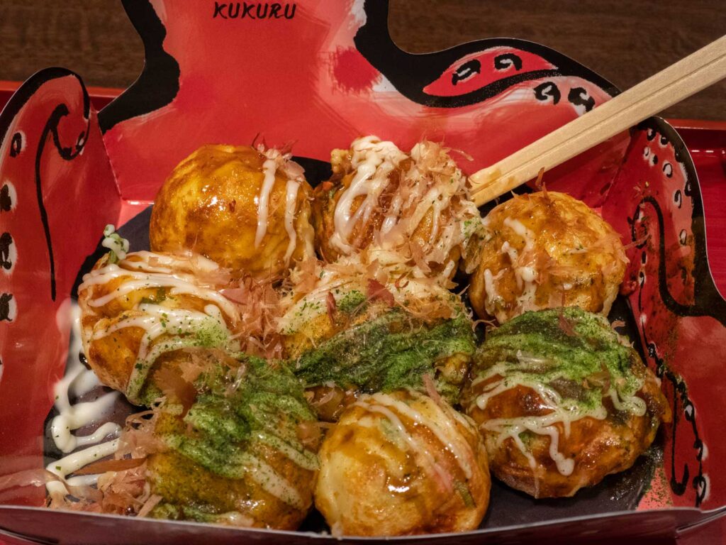 Takoyaki in Tokyo street food stalls – popular food to eat in Tokyo